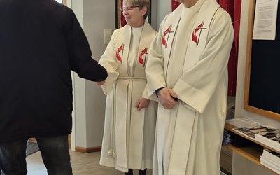 14hilser-pa-menigheten-foto-veronika-t-johannessen