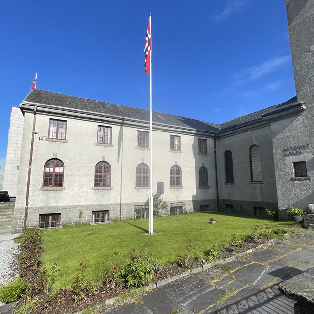 Åpen kirke i sideskipet 